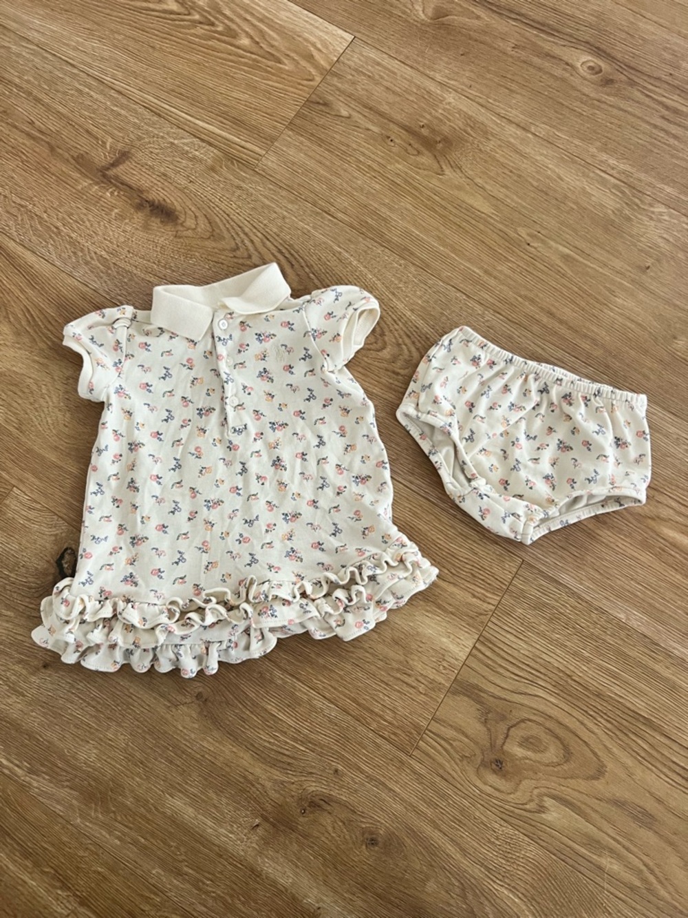 Ralph Lauren Girls' Ruffled Dress with Bloomers 9 Months Short Sleeves Collar